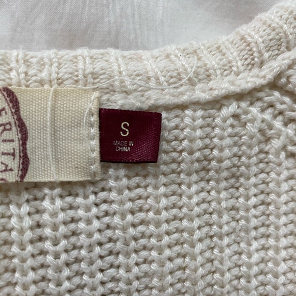 White sweater size: small - Picture 2 of 6